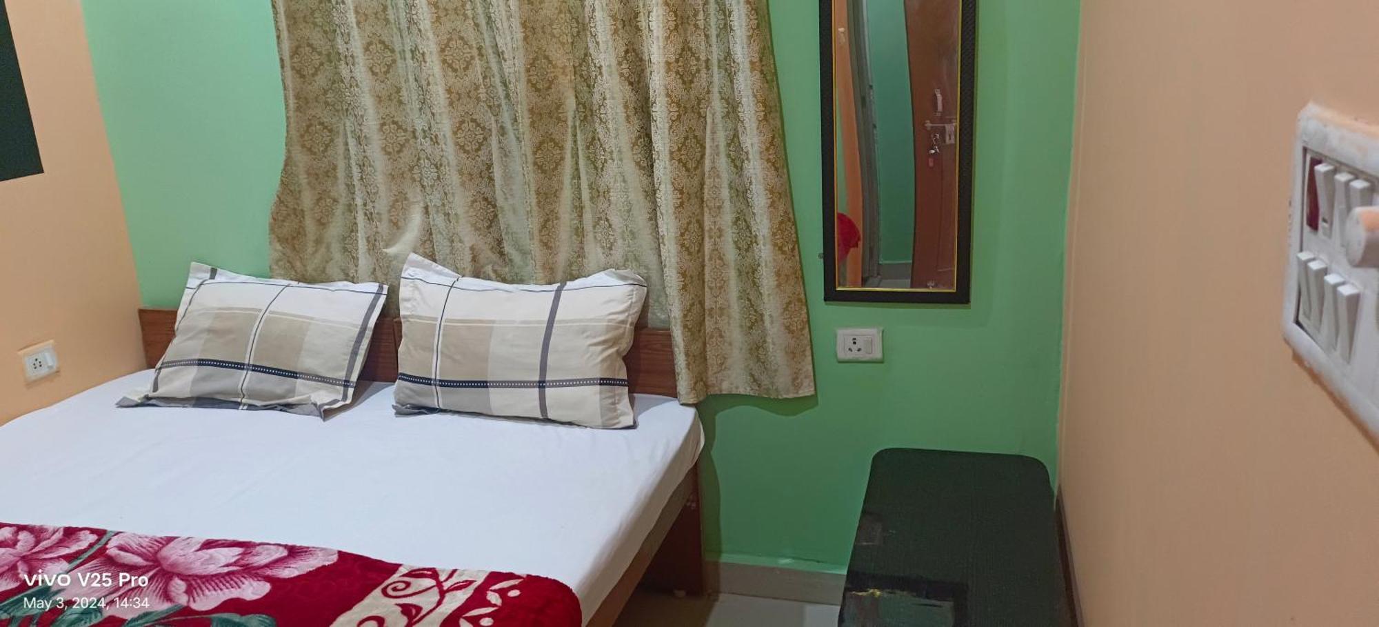 Lord Shiva Paying Guest House Varanasi Bagian luar foto